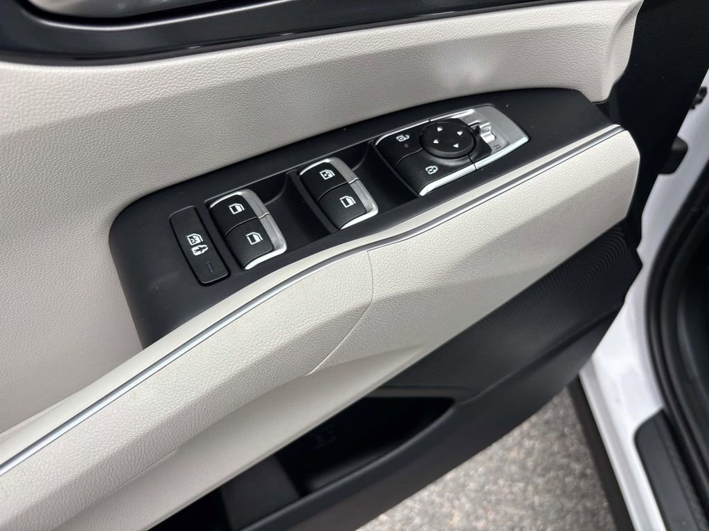 Used 2025 Kia Sorento S w/ Panoramic Sunroof Package image 18