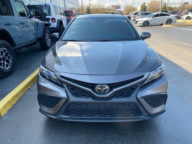 Used 2023 Toyota Camry SE FWD image 3