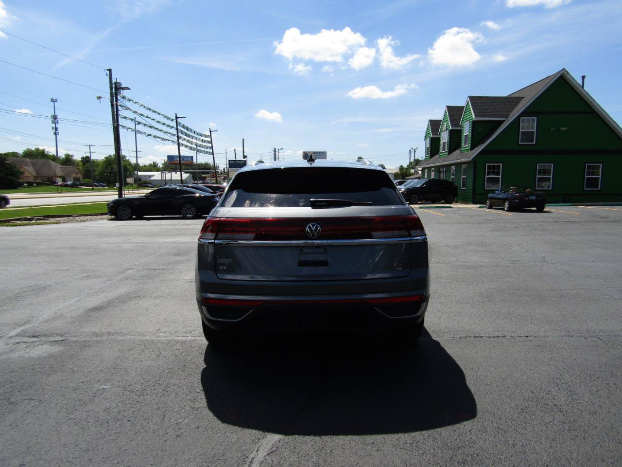 Used 2024 Volkswagen Atlas Cross Sport SE AWD/4WD image 6