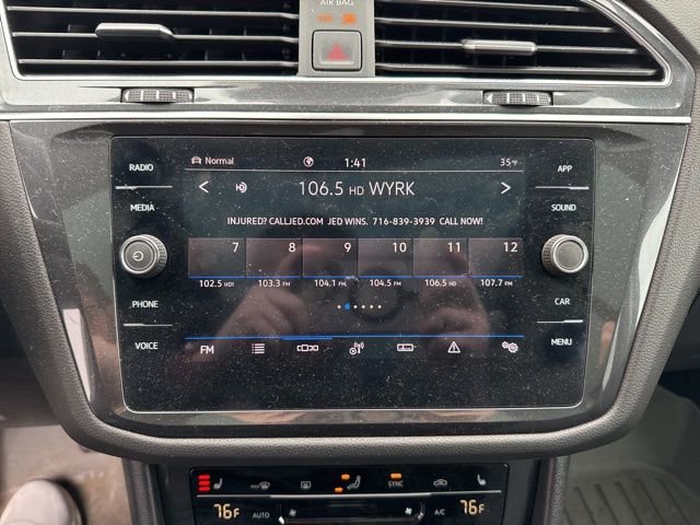 Used 2022 Volkswagen Tiguan SE image 16