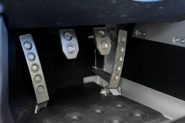 Used 2006 Ford GT RWD image 52