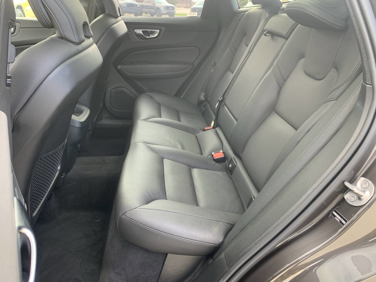 Used 2025 Volvo XC60 B5 Plus w/ Climate Package image 15