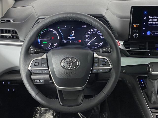 Used 2025 Toyota Sienna XLE AWD/4WD image 21