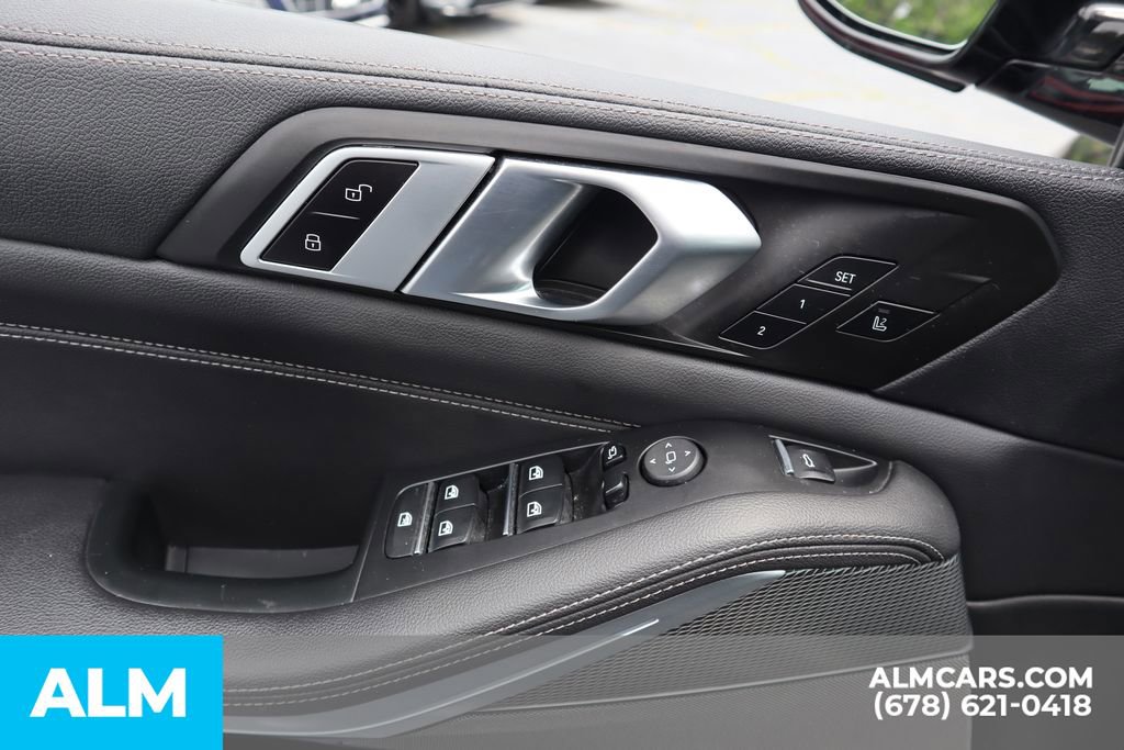 Used 2022 BMW X5 M50i image 16