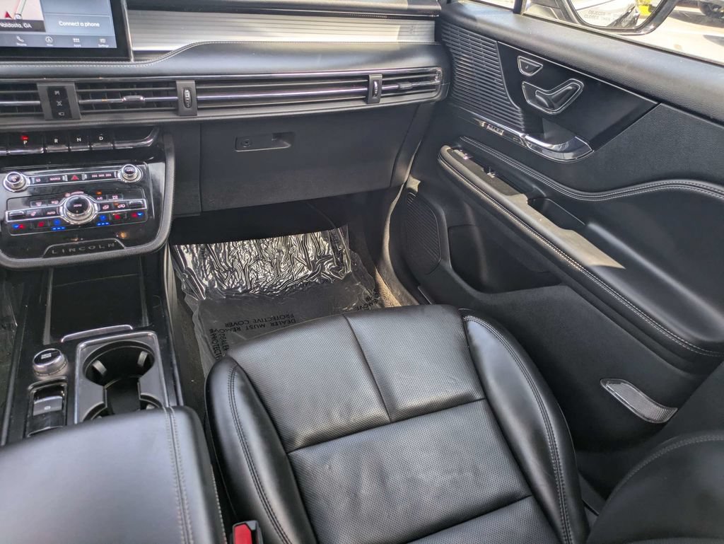 Used 2022 Lincoln Corsair AWD w/ Premium Package image 19