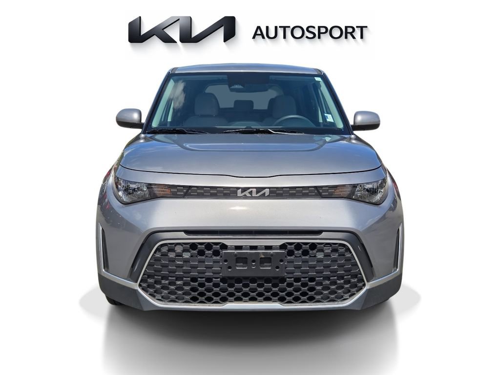 Used 2025 Kia Soul LX image 2