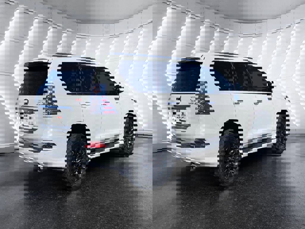 Used 2022 Lexus GX 460 Premium w/ Premium Package image 4