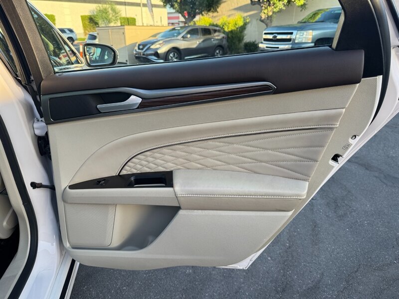Used 2018 Ford Fusion Platinum FWD image 33