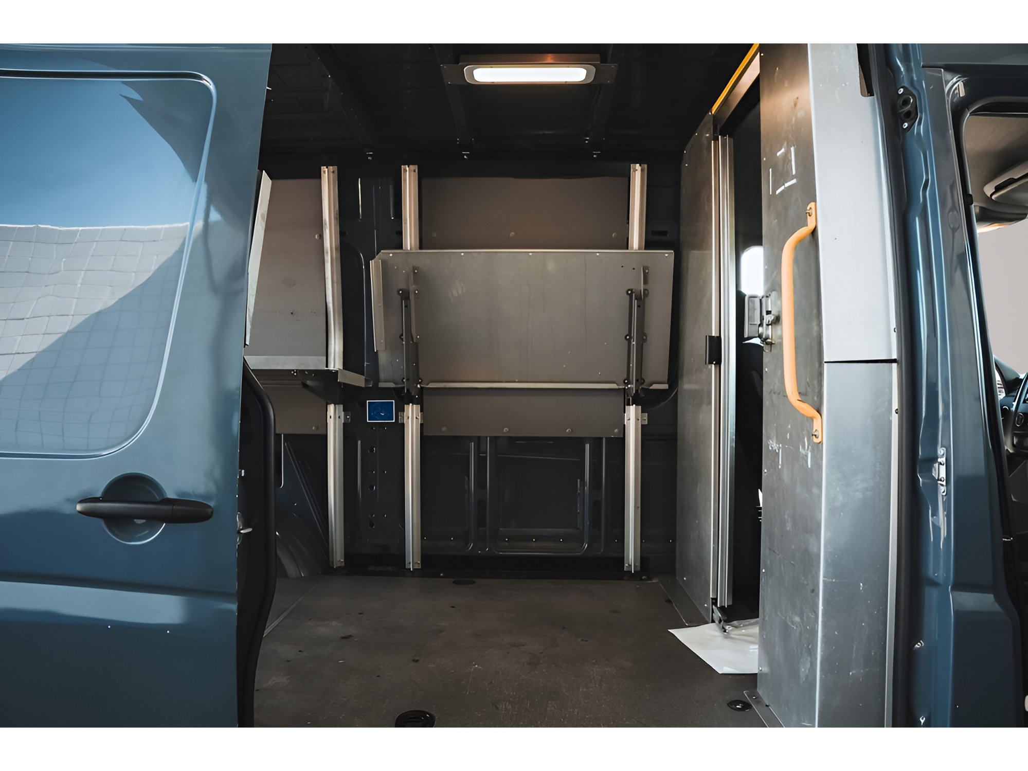 Used 2018 Mercedes-Benz Sprinter 2500 image 9