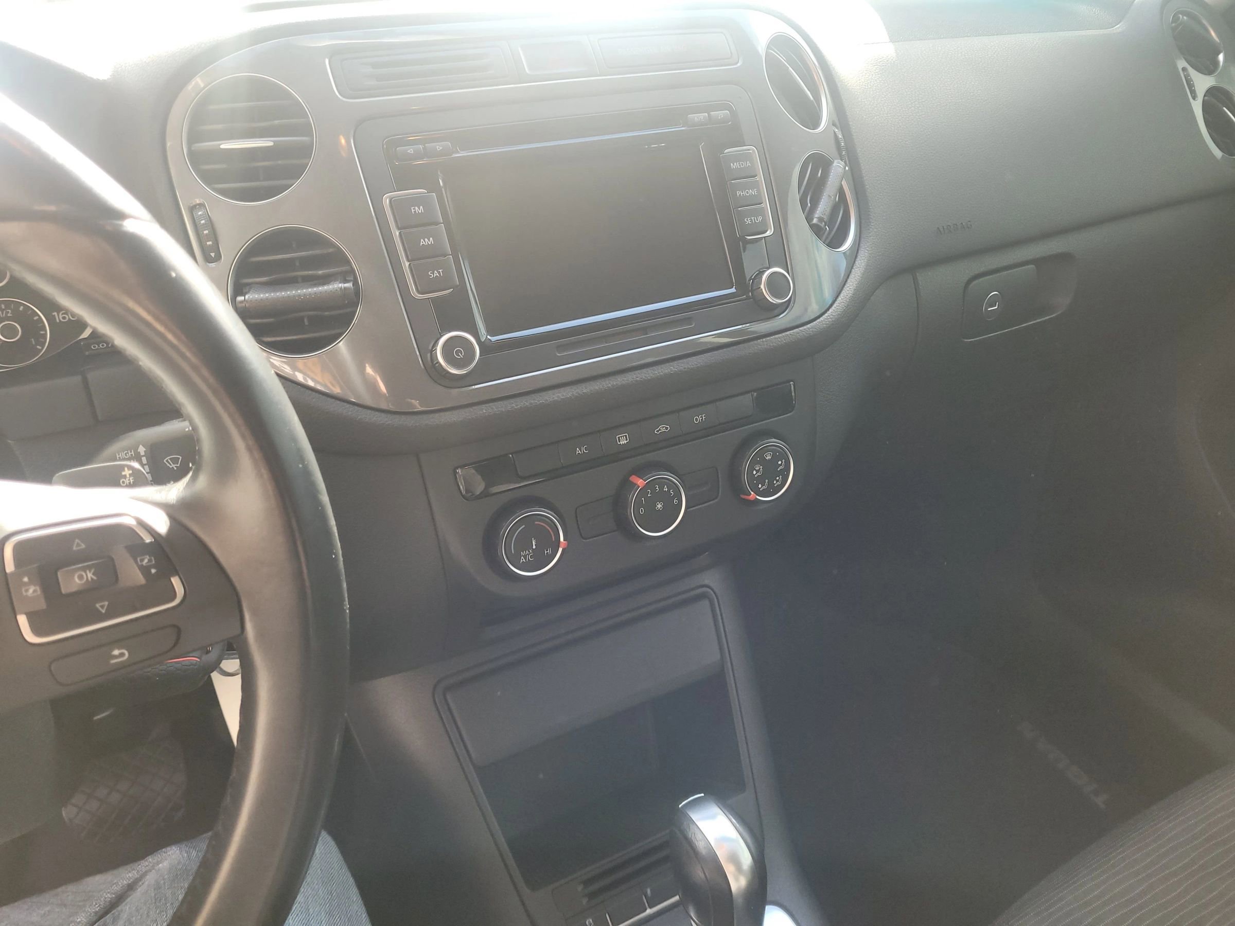 Used 2015 Volkswagen Tiguan S image 8