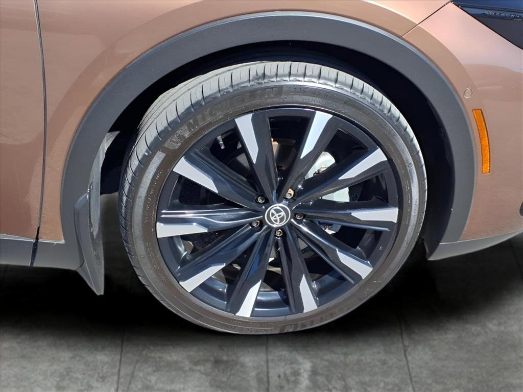 Used 2024 Toyota Crown Platinum image 9