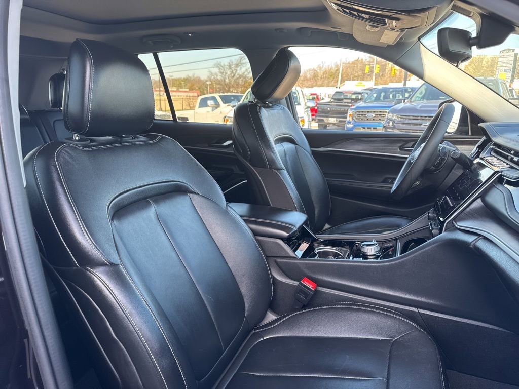 Used 2022 Jeep Grand Cherokee Limited 4xe image 19