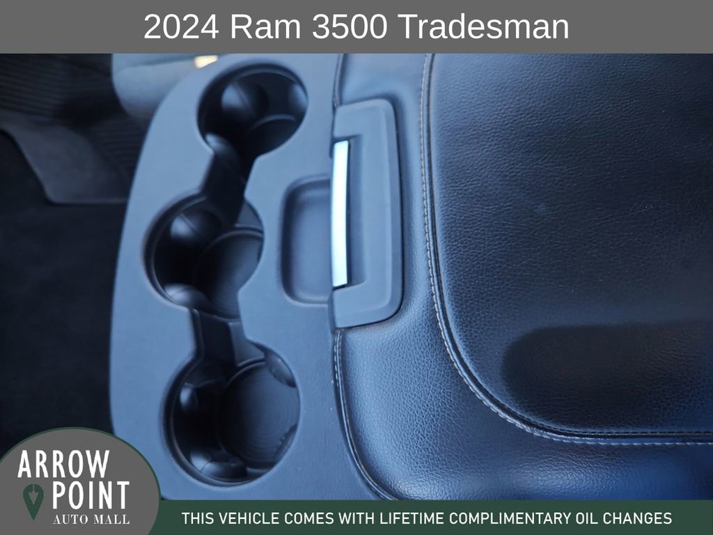 Used 2024 RAM 3500 Tradesman w/ Chrome Appearance Group image 28