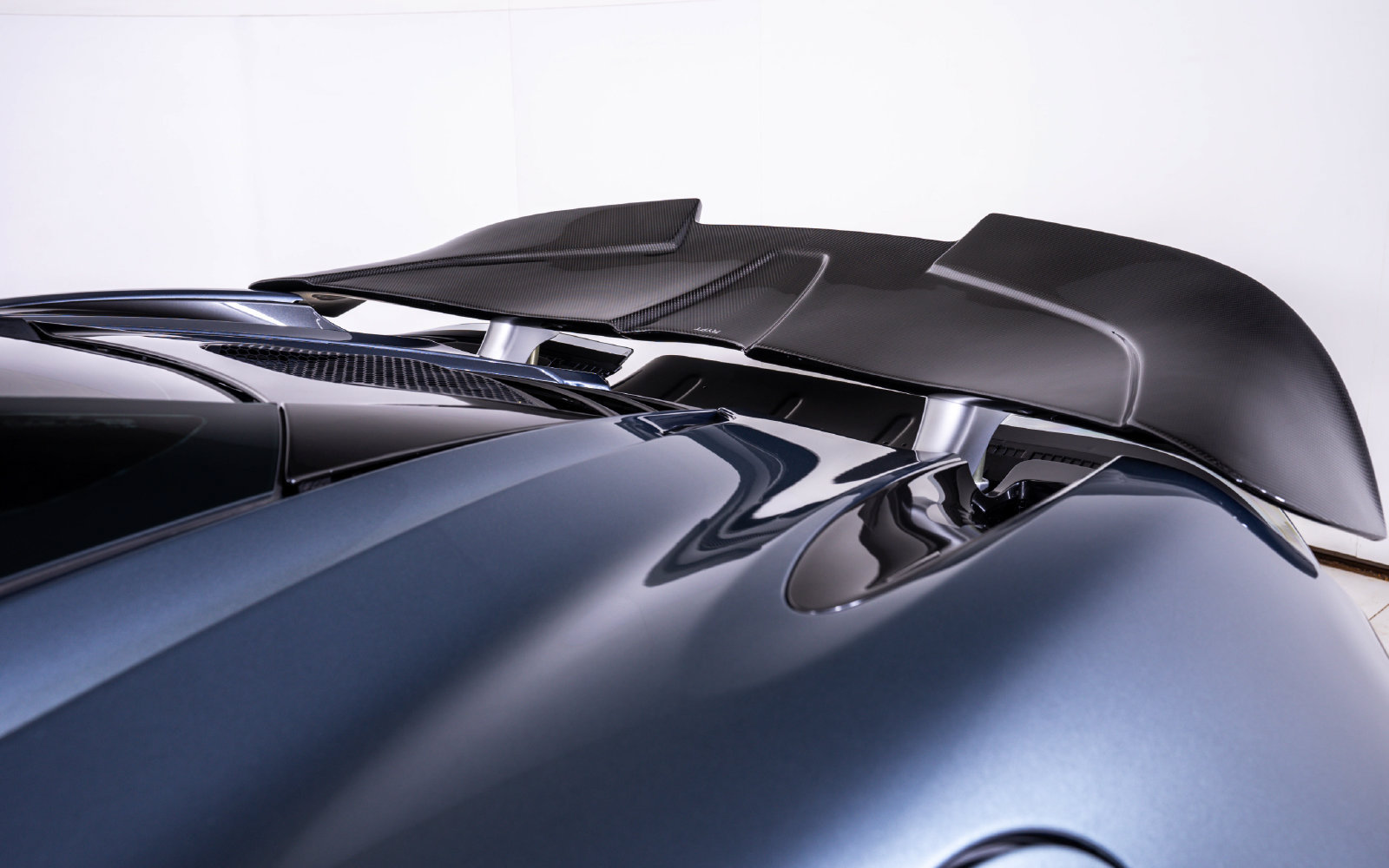 Used 2019 McLaren 720S RWD image 14
