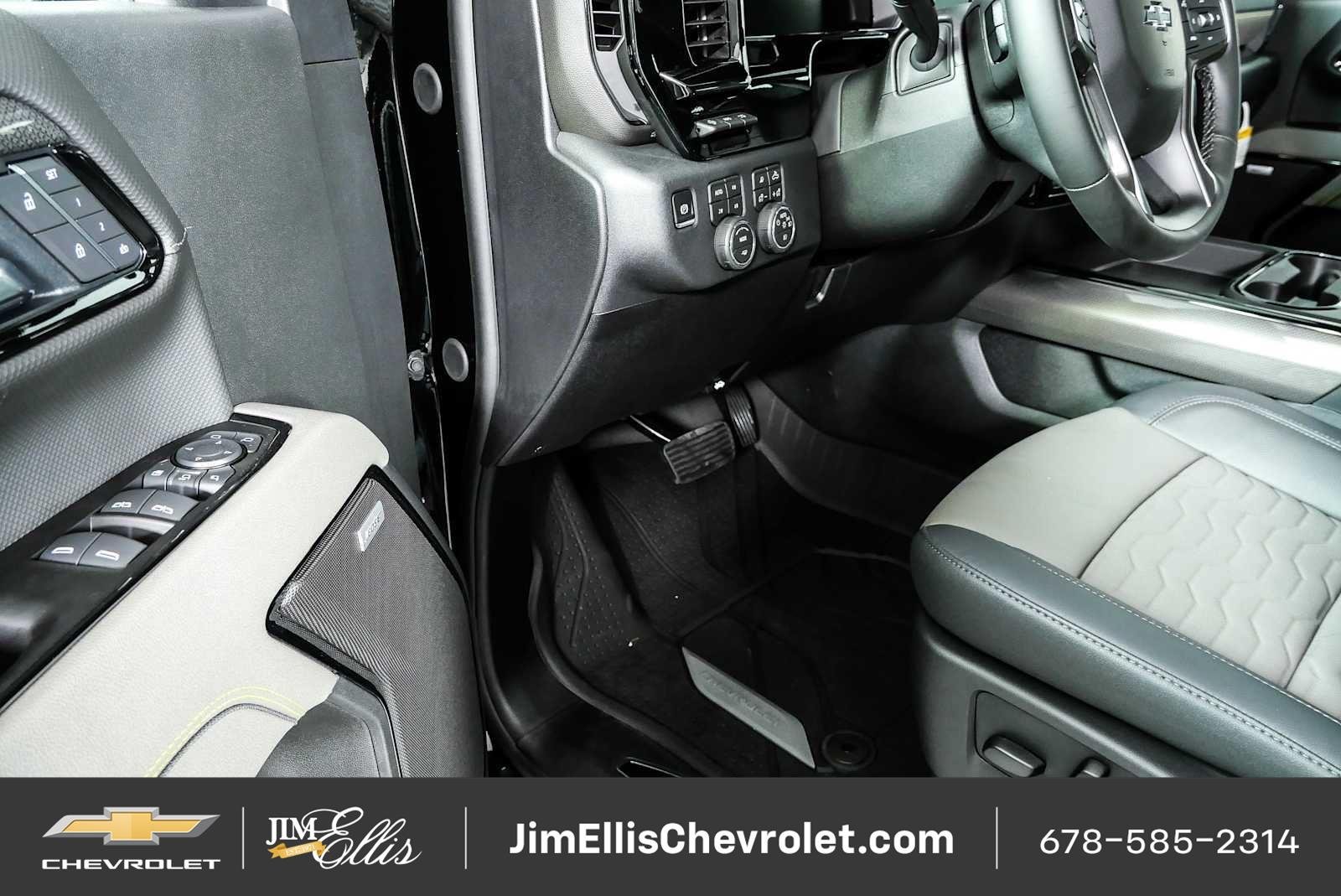 New 2026 Chevrolet Silverado 2500 ZR2 AWD/4WD image 8