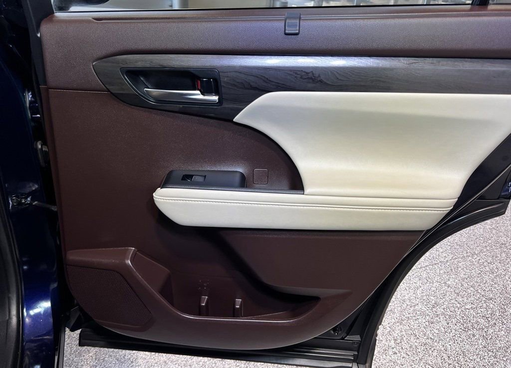 Certified 2020 Toyota Highlander Platinum image 57