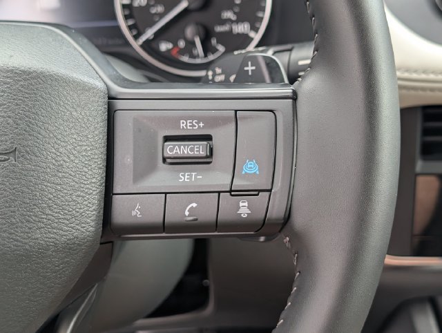 Used 2025 Nissan Rogue SV AWD/4WD image 23
