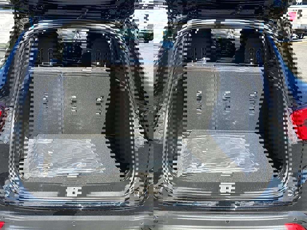 New 2026 Chevrolet Trax RS w/ Sunroof Package image 26