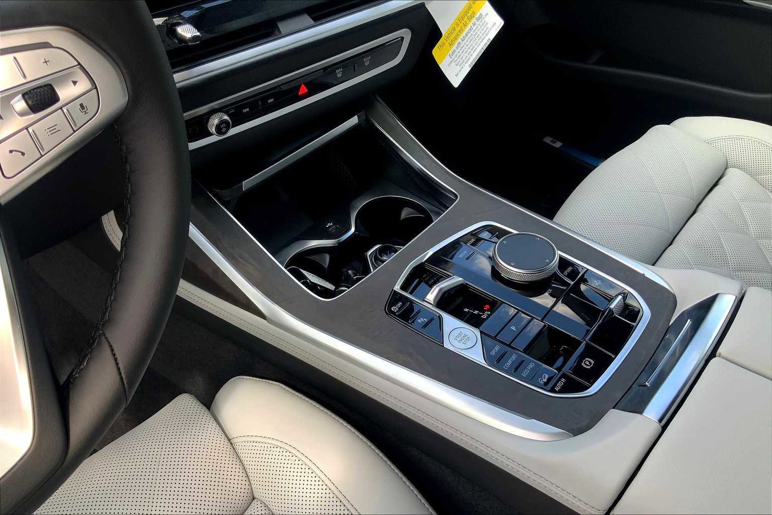 Used 2026 BMW X7 xDrive40i image 8