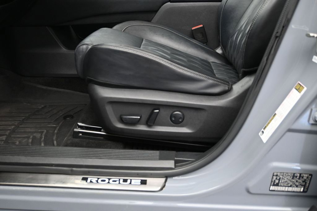 Used 2022 Nissan Rogue Platinum w/ Head-Up Display Package FWD image 21
