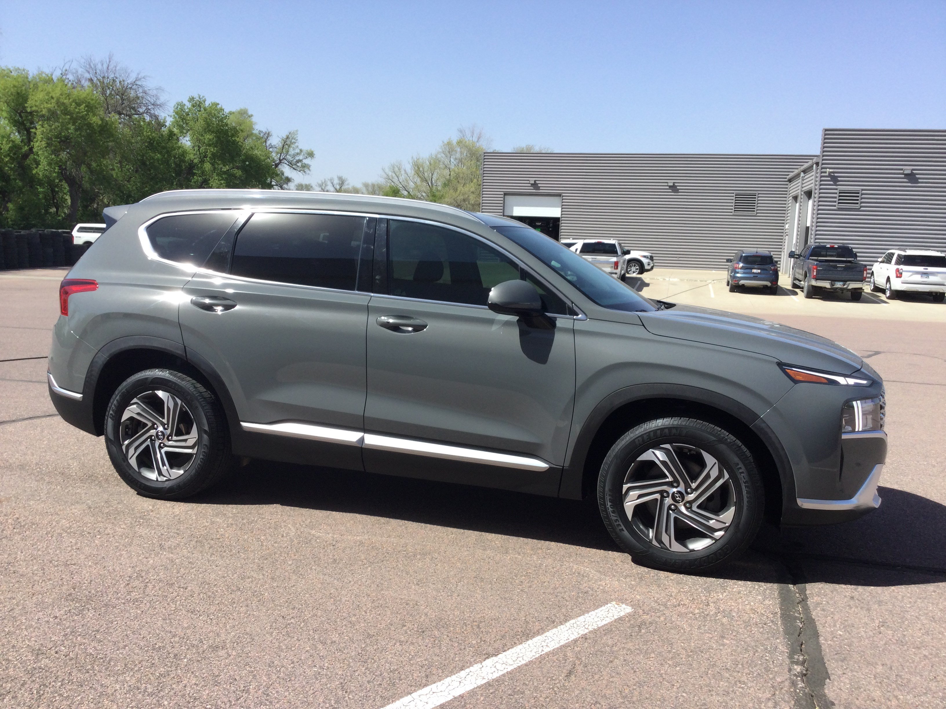 Used 2022 Hyundai Santa Fe SEL FWD image 3