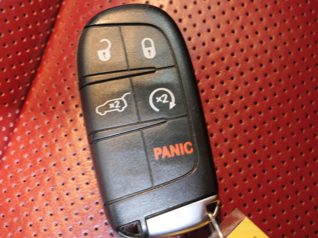 Used 2022 Dodge Durango R/T w/ Tow 'N Go Package AWD/4WD image 31