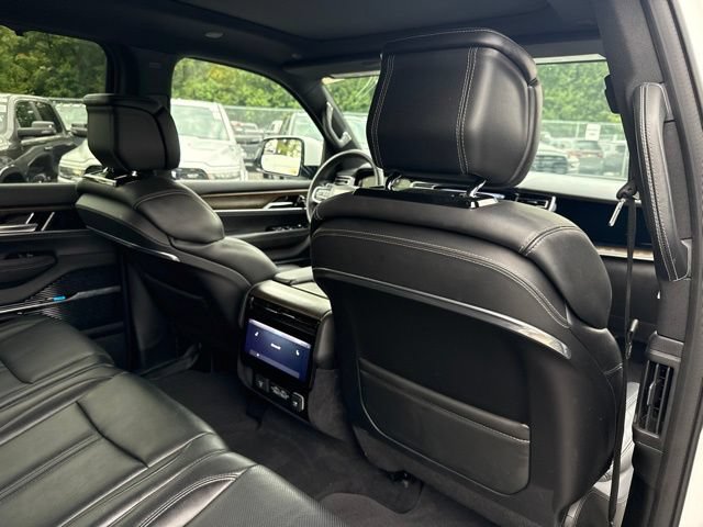 Used 2022 Jeep Grand Wagoneer Series I w/ Flexible Seating Group AWD/4WD image 28