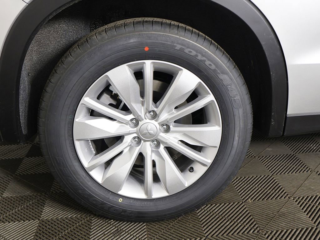 New 2026 Mitsubishi Outlander ES FWD image 19
