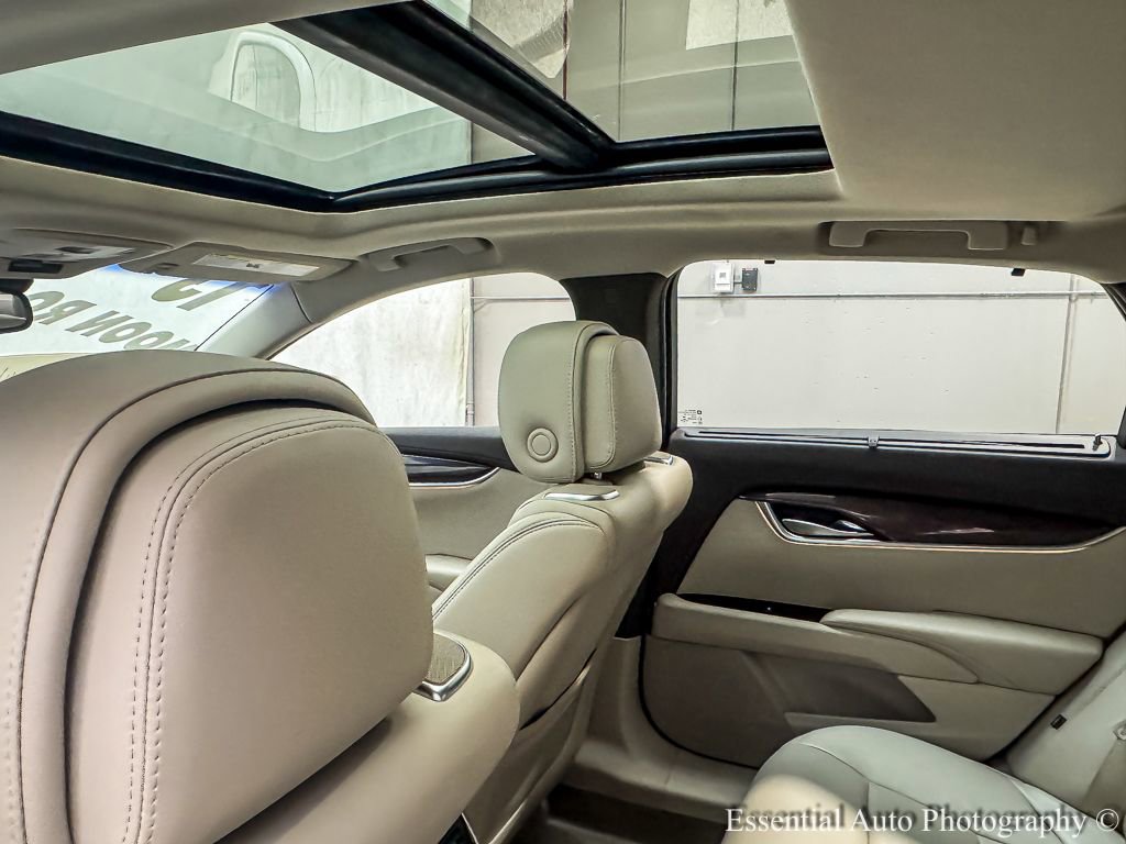 Used 2013 Cadillac XTS Premium image 13