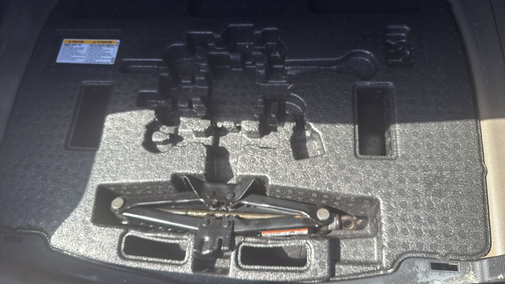 Used 2019 Toyota Camry SE FWD image 22