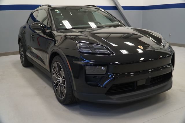 New 2026 Porsche Macan 4 Electric AWD/4WD image 12