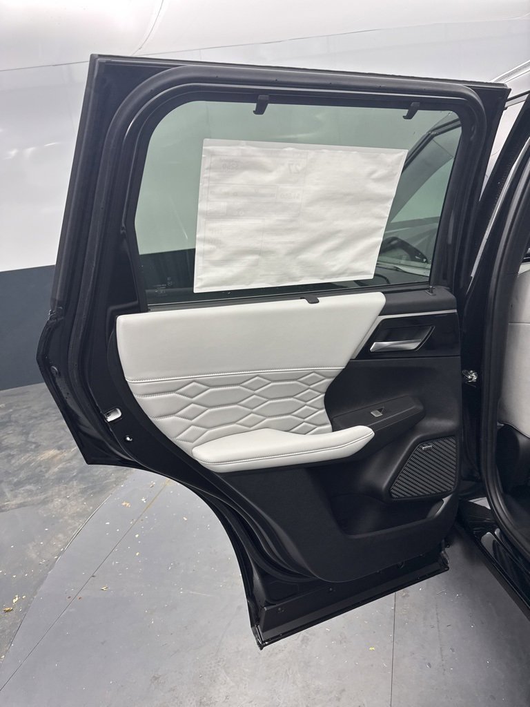 New 2025 Mitsubishi Outlander SEL image 28