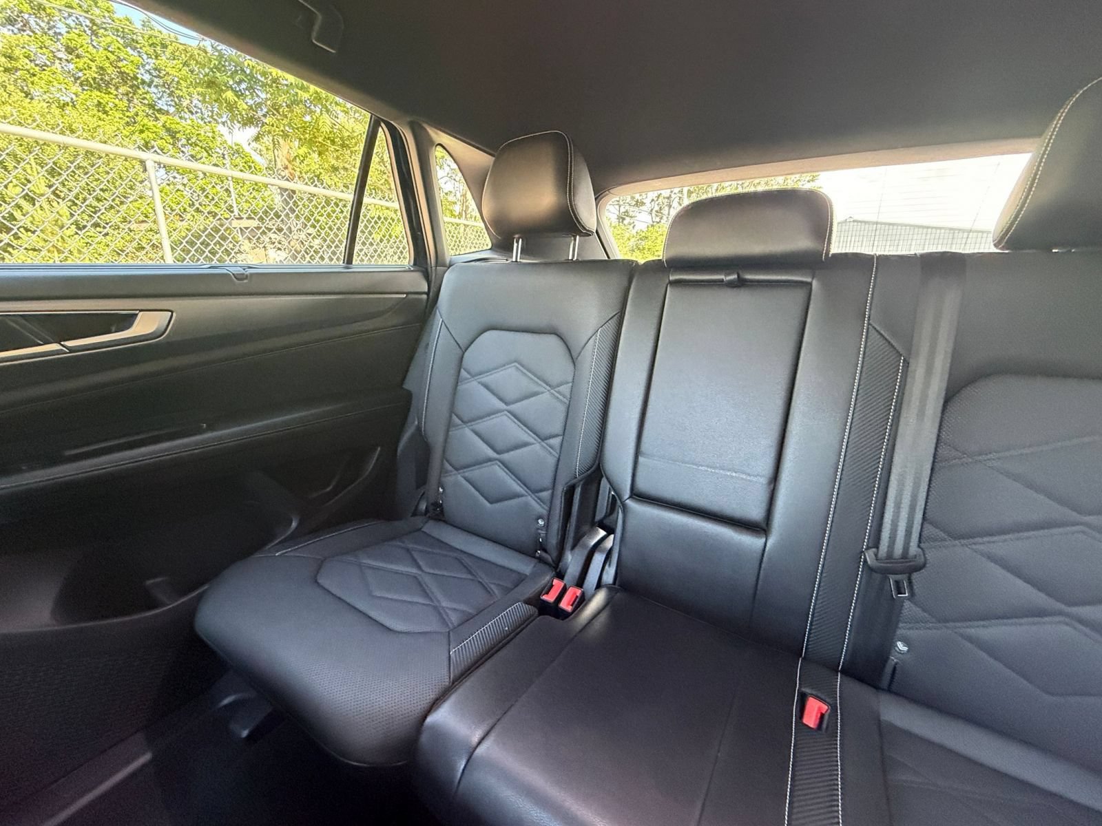 Used 2025 Volkswagen Atlas Cross Sport SE AWD/4WD image 39