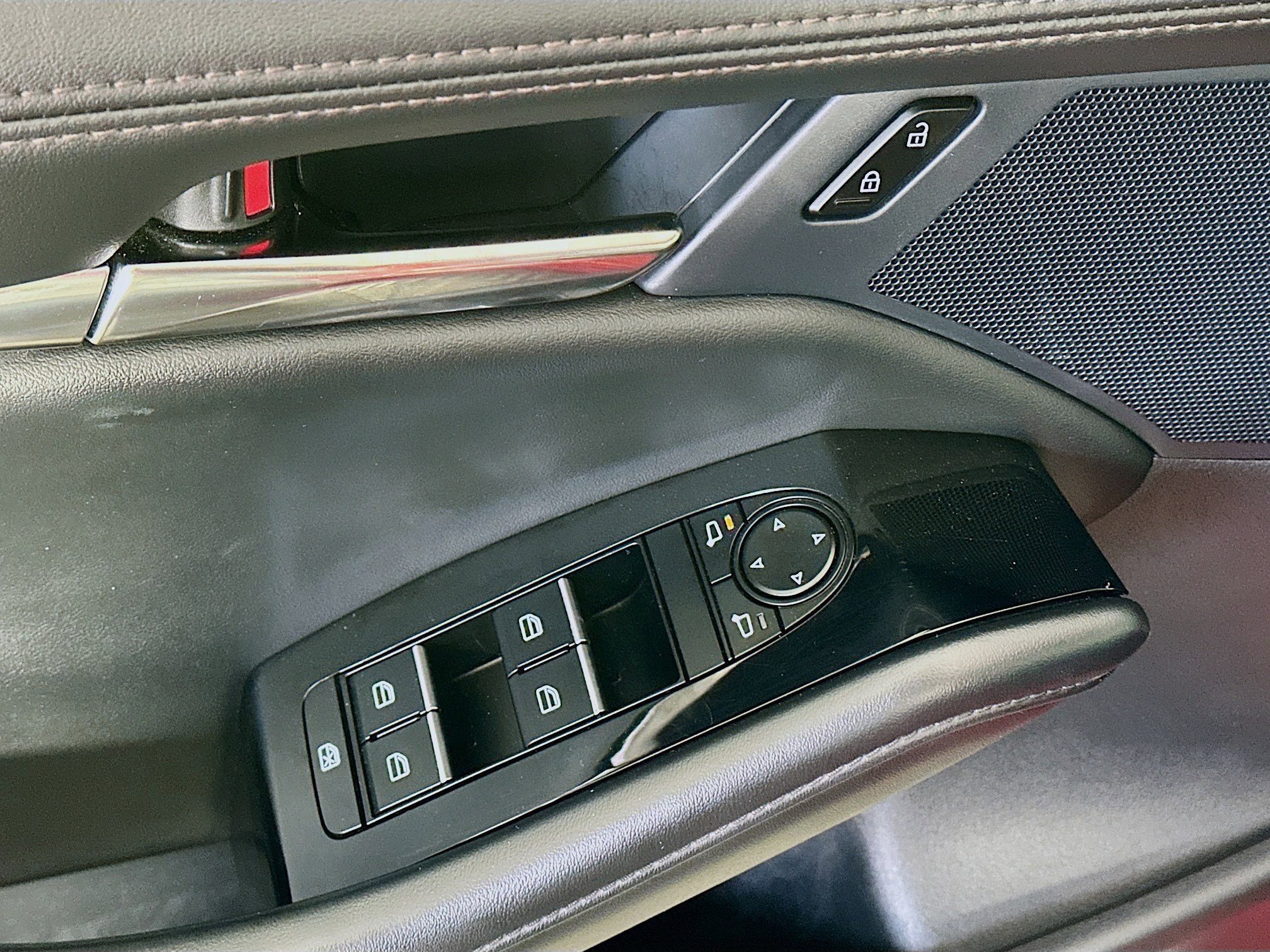 Used 2025 MAZDA MAZDA3 s image 15