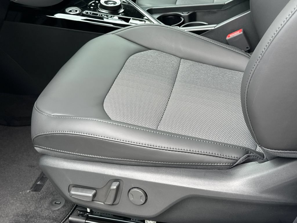 New 2026 Kia Niro Wind FWD image 21