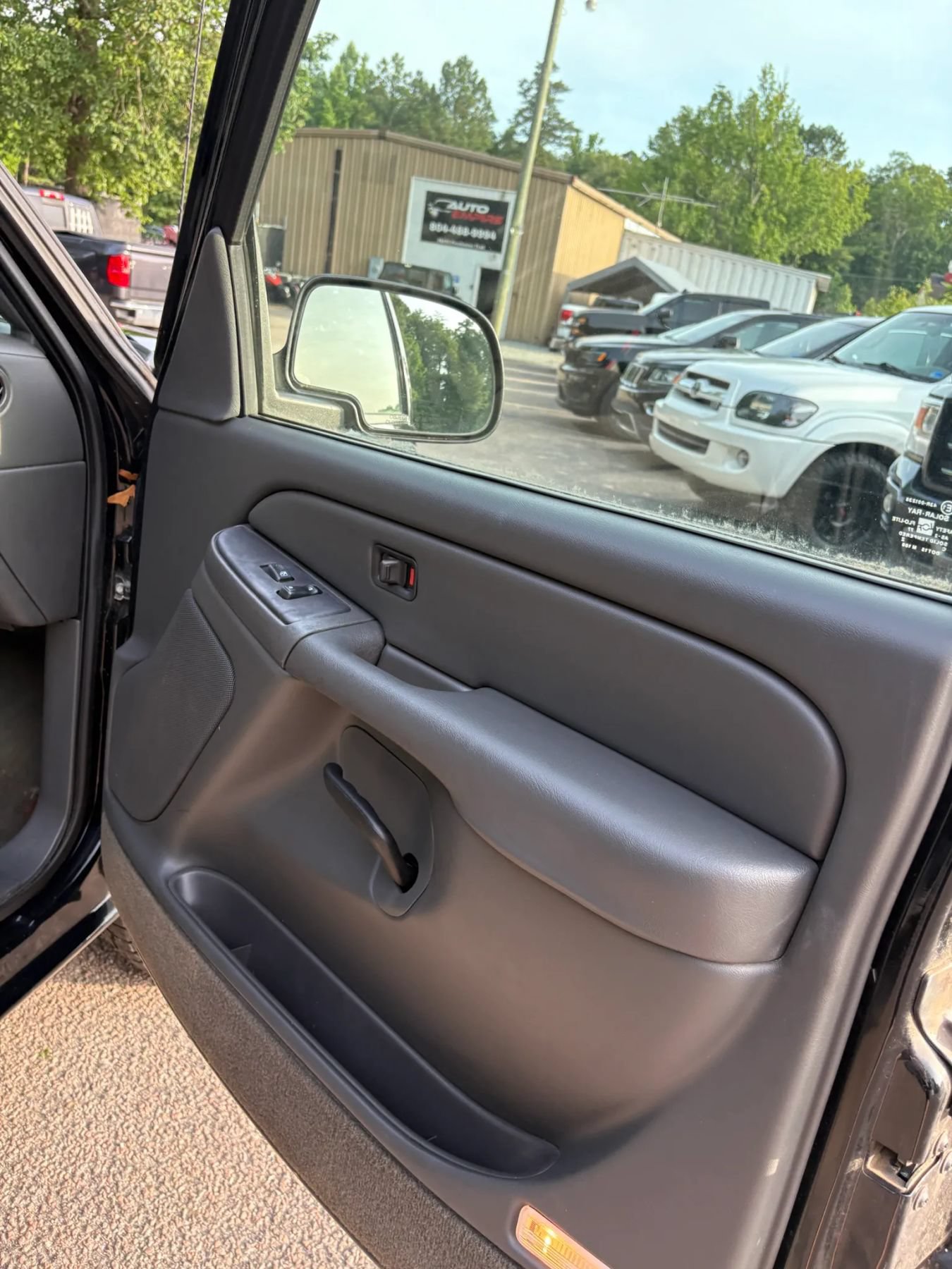 Used 2004 Chevrolet Silverado 1500 LS w/ Light Duty Power Package AWD/4WD image 26