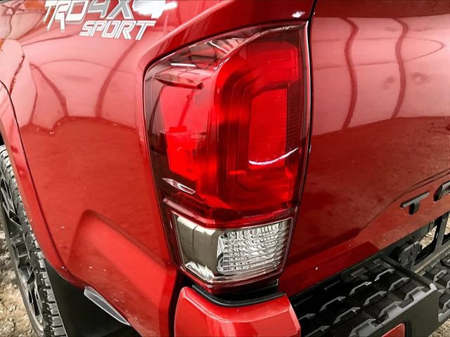 Used 2017 Toyota Tacoma TRD Sport w/ Tow Package AWD/4WD image 28