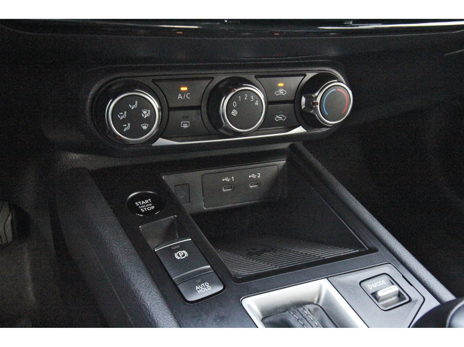 Certified 2025 Nissan Kicks SV image 25