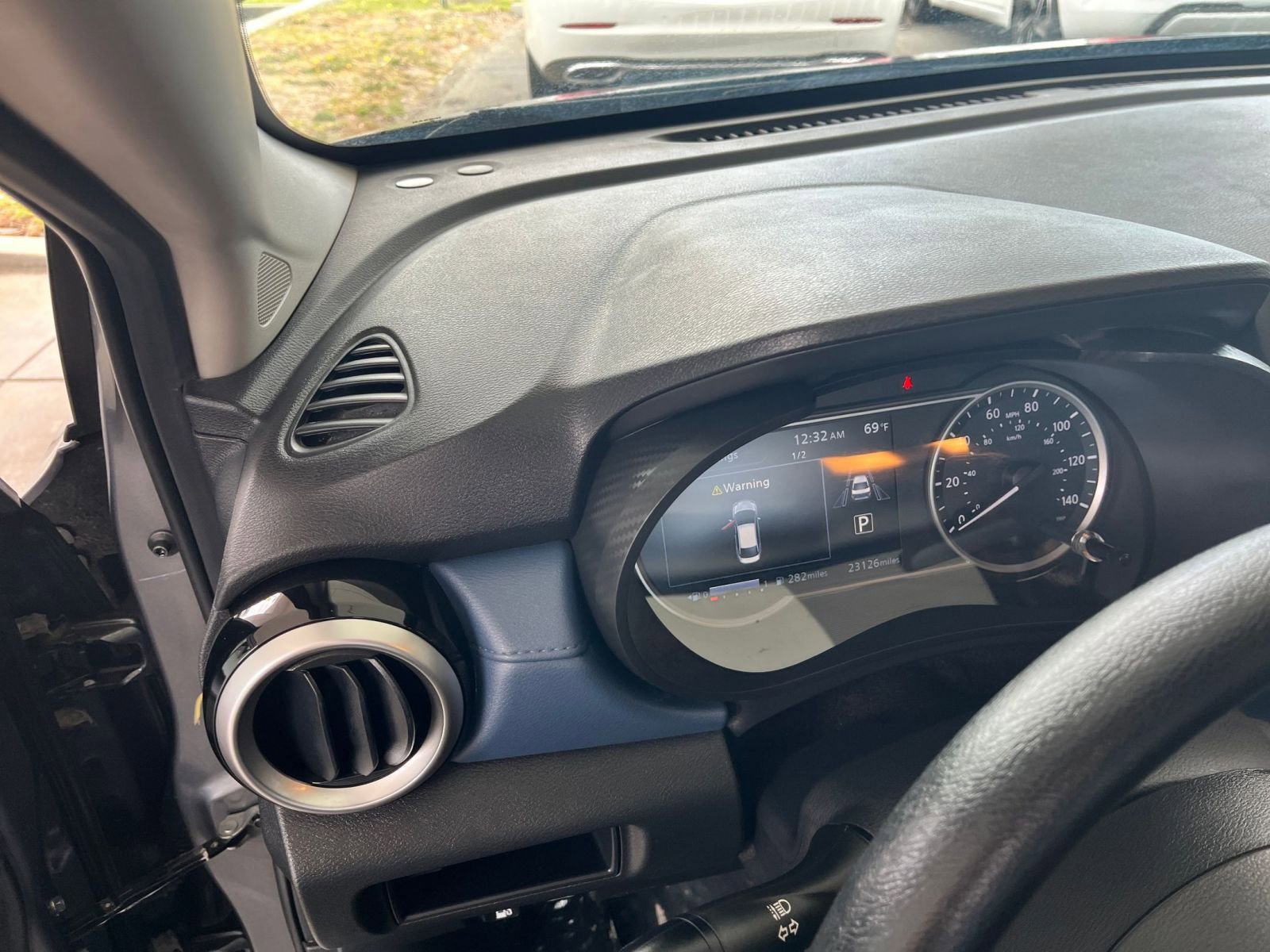 Used 2025 Nissan Versa SV FWD image 34