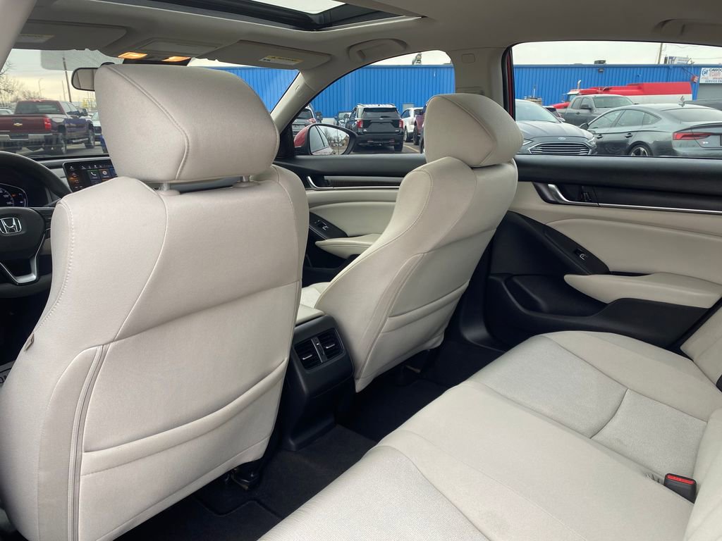 Used 2018 Honda Accord EX image 14