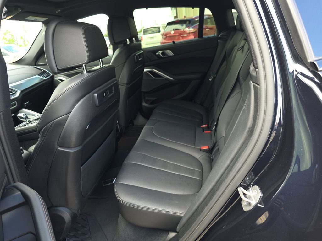 Used 2022 BMW X6 xDrive40i w/ Executive Package AWD/4WD image 15