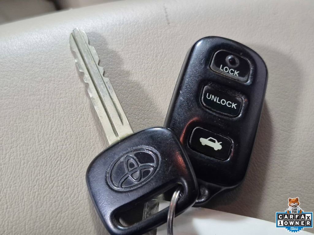 Used 2004 Toyota Avalon XL FWD image 23