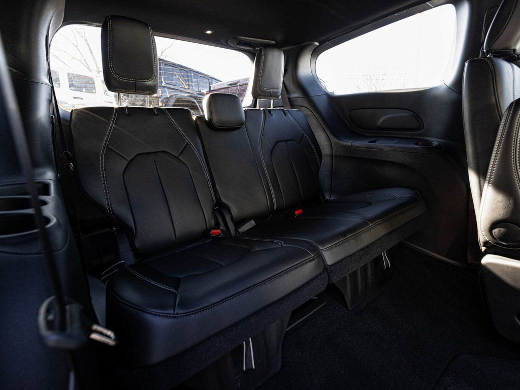 New 2026 Chrysler Voyager LX image 28