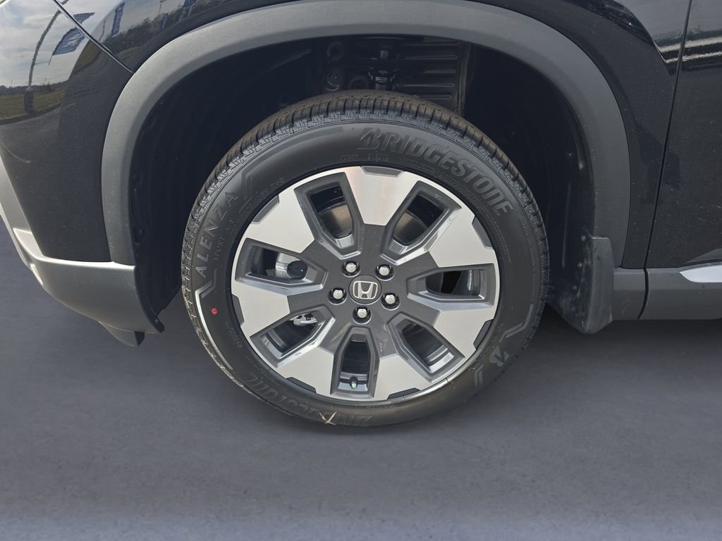New 2026 Honda Pilot Touring image 9