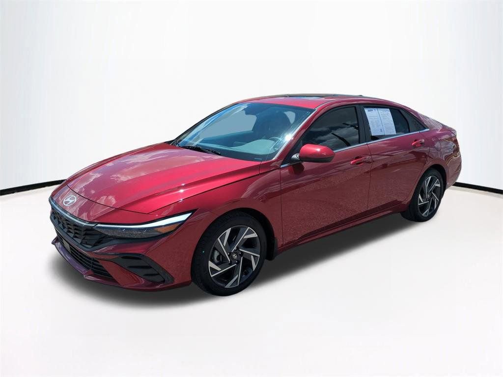 Certified 2025 Hyundai Elantra SEL FWD image 9