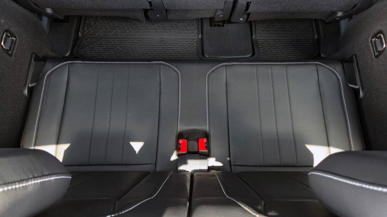 Certified 2024 Volkswagen Tiguan SE R-Line FWD image 61