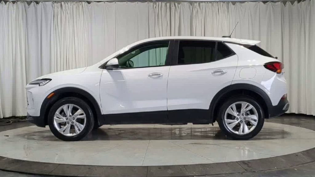 Used 2024 Buick Encore GX Preferred w/ Comfort Package image 5