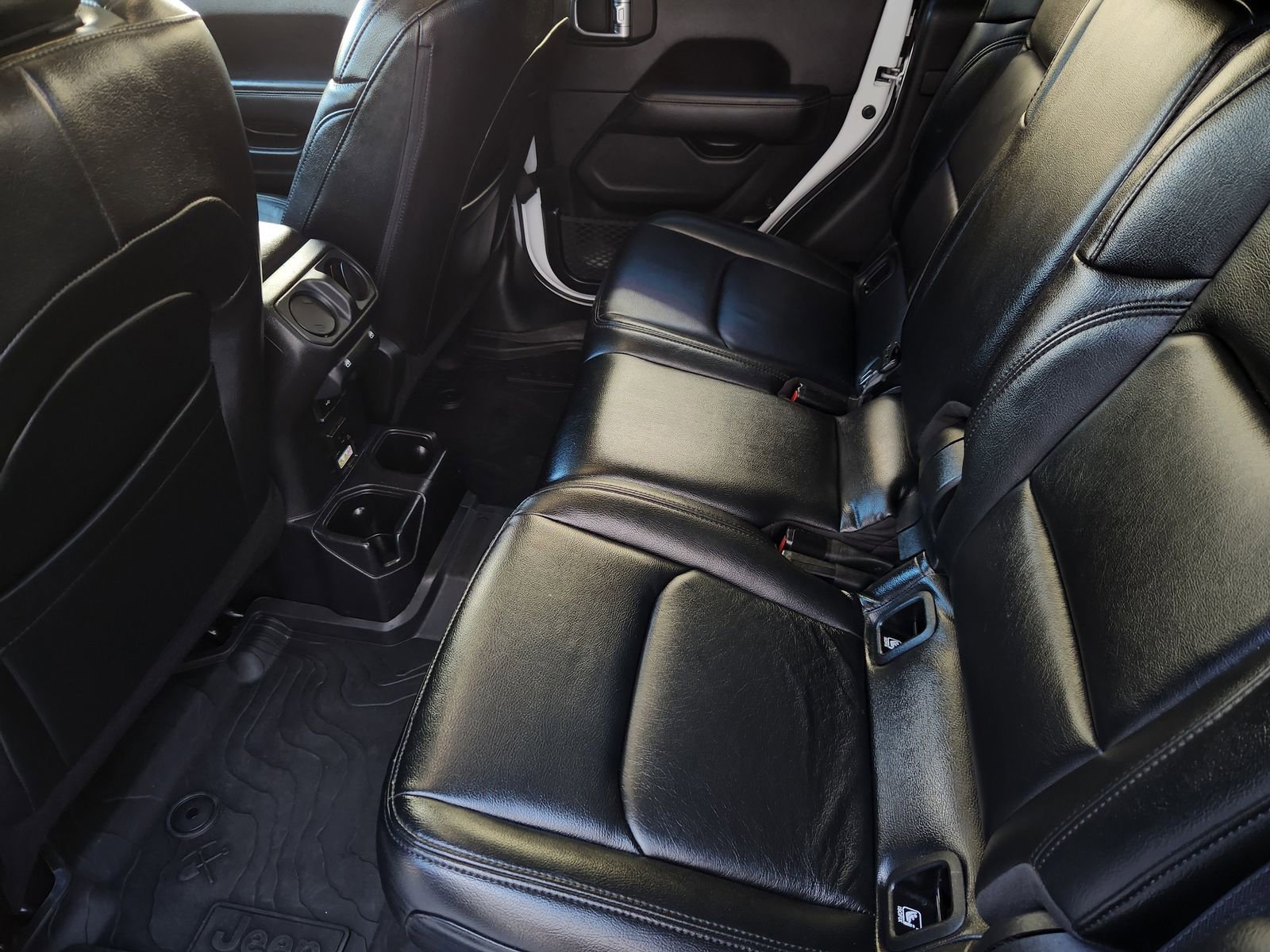 Used 2020 Jeep Gladiator Overland w/ Dual Top Group image 35