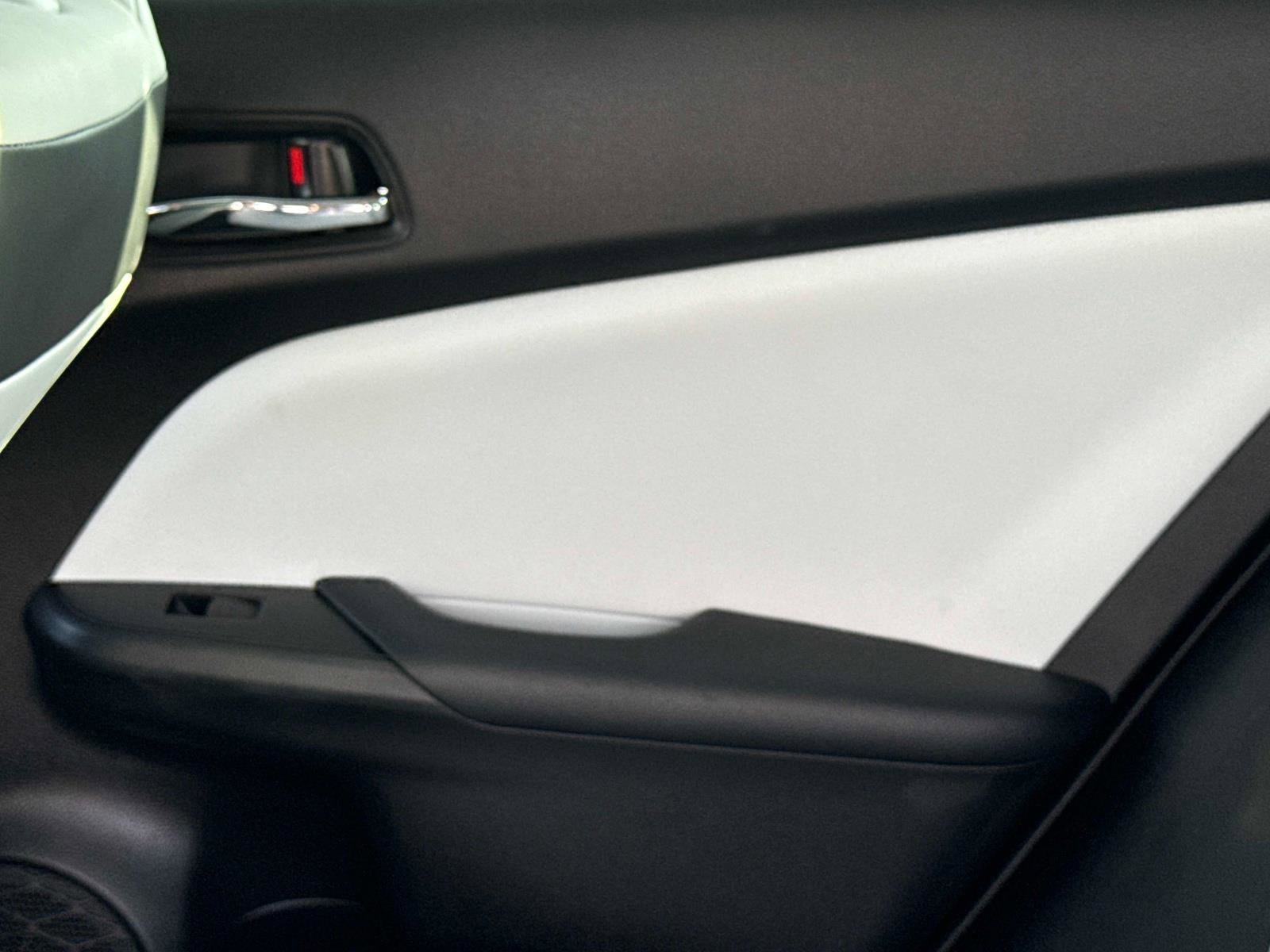 Used 2019 Toyota Prius Limited image 14