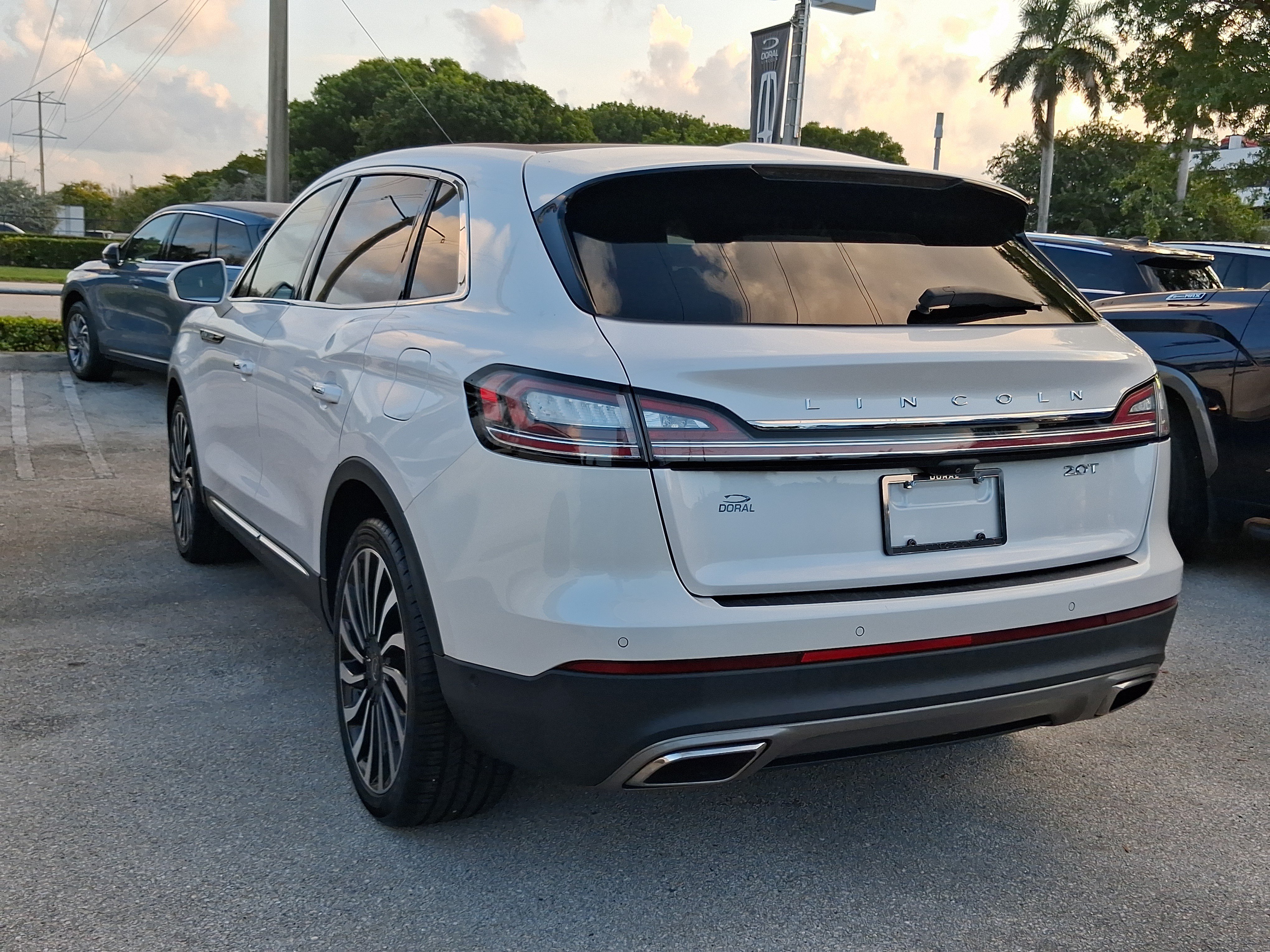 Used 2019 Lincoln Nautilus Black Label FWD image 3